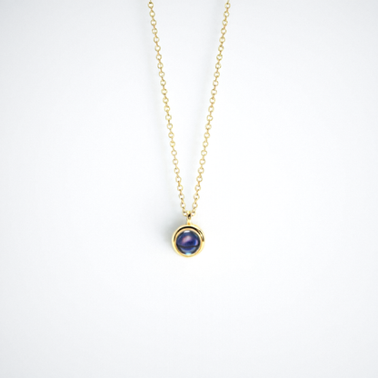 Circle-Shaped Projection Photo Necklace – size and style reference