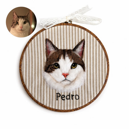 Custom Wool Felt Pet Portrait - Embroidered Wool Art｜Pet Memorial – personalization and design detail