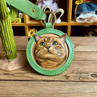 Handmade Leather Pet Portrait Keychain – material and finish detail