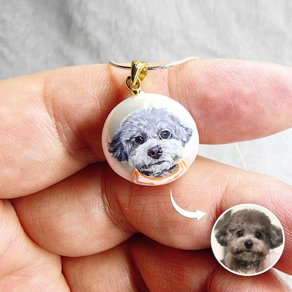 Custom Pet Portrait Pendant – close-up product detail