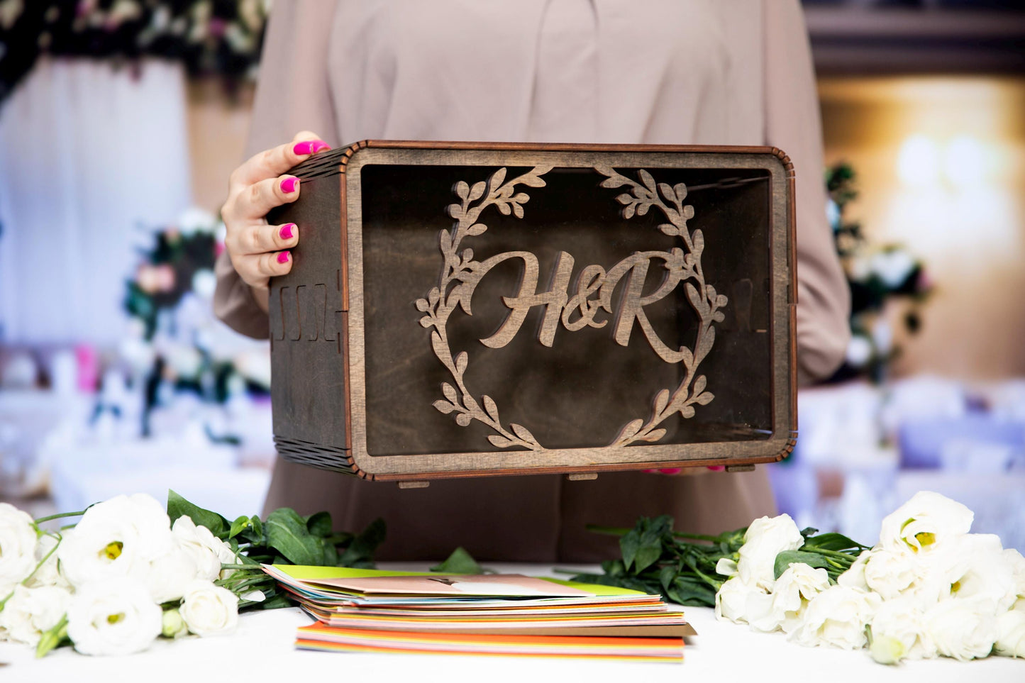 Eight engraving designs size and wood color guide