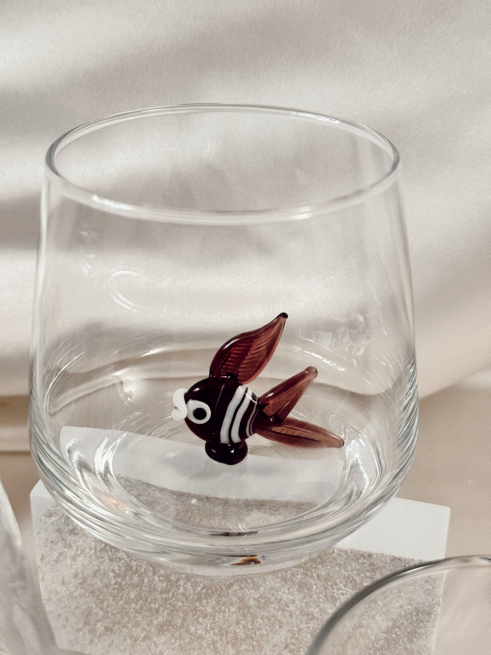 Navy blue fish figurine stemless wine glass