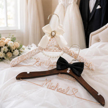 Personalized Bridal Hanger with Wire Name – size and style reference