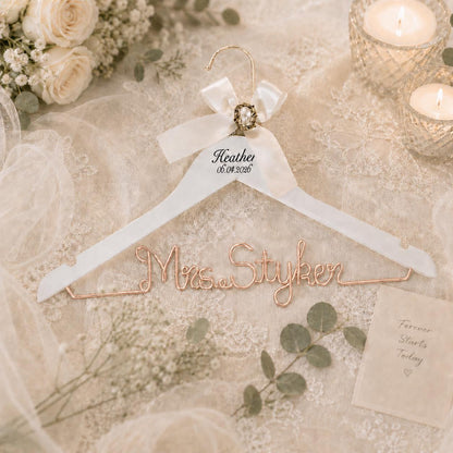 Personalized Bridal Hanger with Wire Name – alternate product view