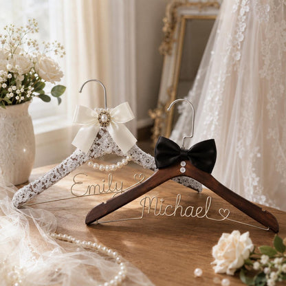 Personalized Bridal Hanger with Wire Name – close-up product detail