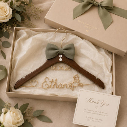 Personalized Groom Suit Hanger with Custom Name – additional product view