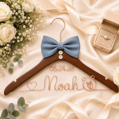 Personalized Groom Suit Hanger with Custom Name – close-up product detail