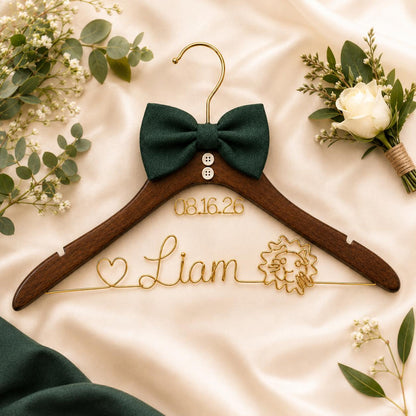 Personalized Groom Suit Hanger with Custom Name – close-up product detail