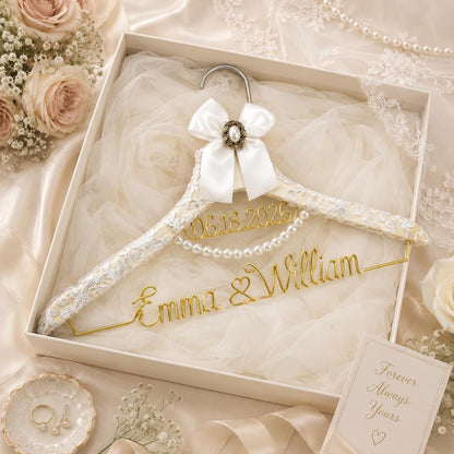 Personalized Bridal Hanger with Wire Name – alternate product view