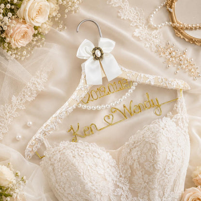 Personalized Bridal Hanger with Wire Name - BOYOGO personalized gift main image