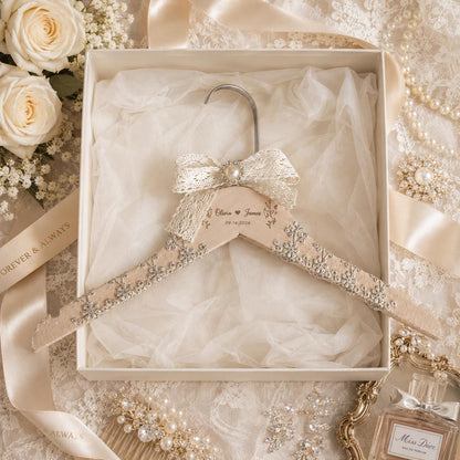 Personalized Bridal Hanger with Wire Name – alternate product view