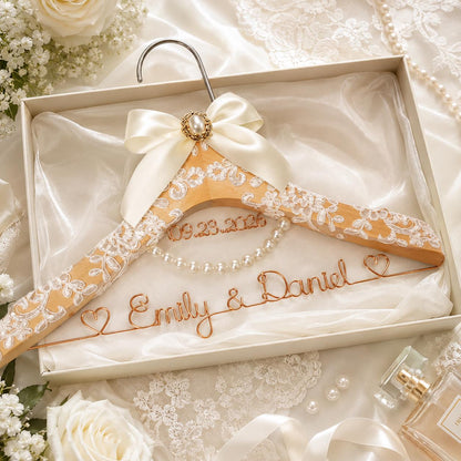 Personalized Bridal Hanger with Wire Name - BOYOGO personalized gift main image