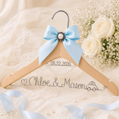 Personalized Bridal Hanger with Wire Name – size and style reference