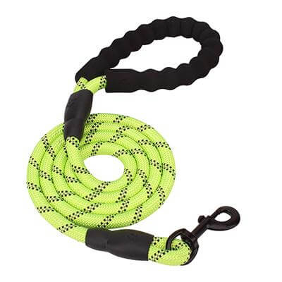 Heavy-Duty Reflective Dog Leash – close-up product detail