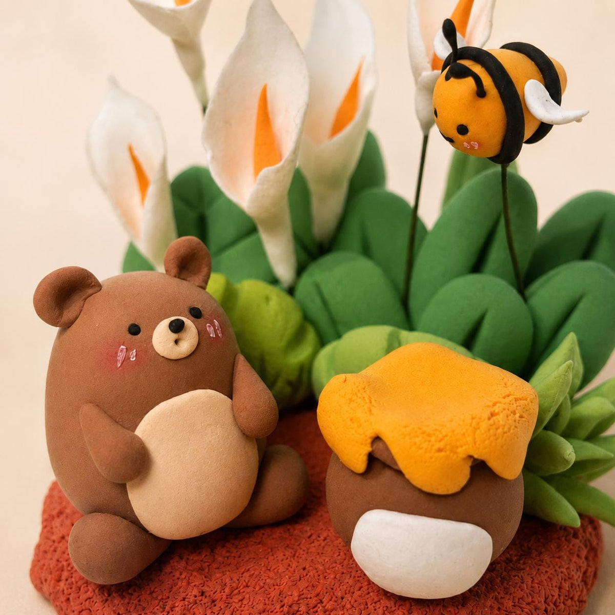 Bear and bee garden figurine — original listing image 4