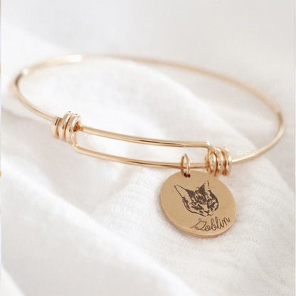 Personalized Pet Portrait Bangle – material and finish detail